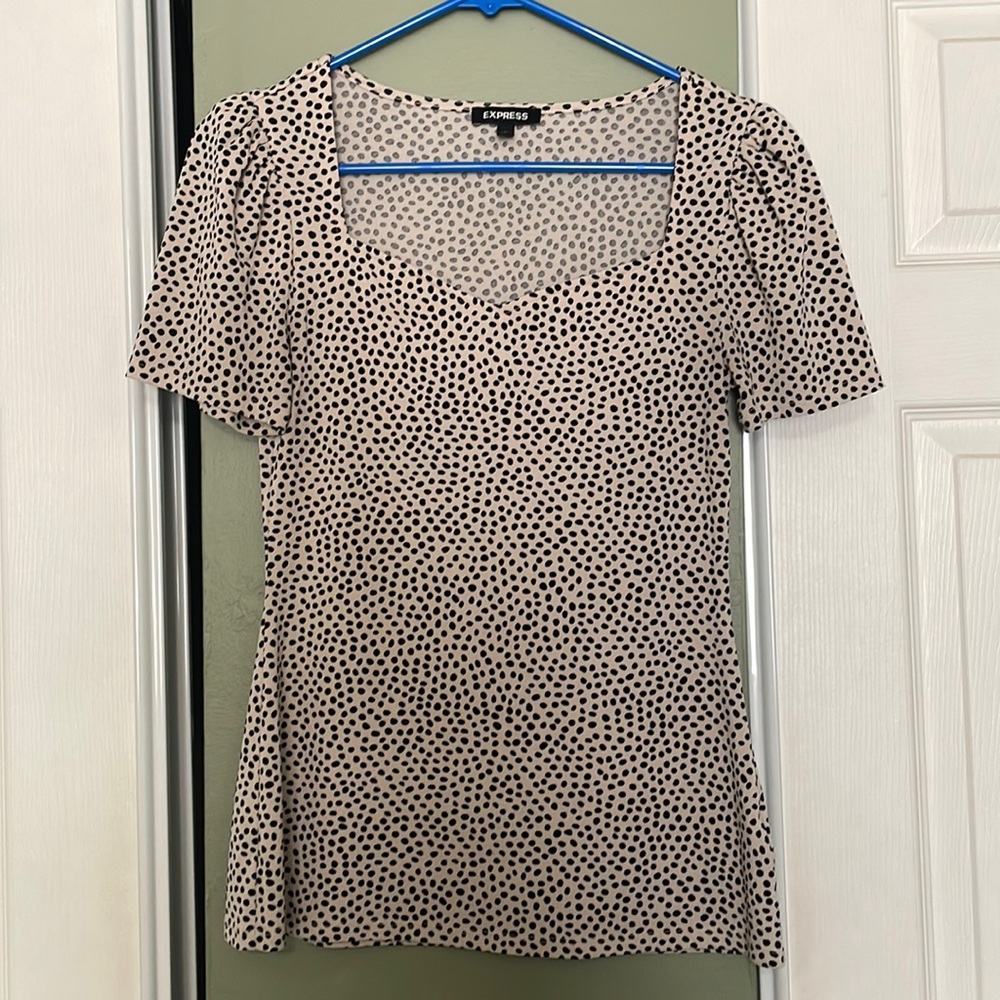 Express Women’s Top, Polka Dot, Puffy Sleeves, Size Small, Great Condition!